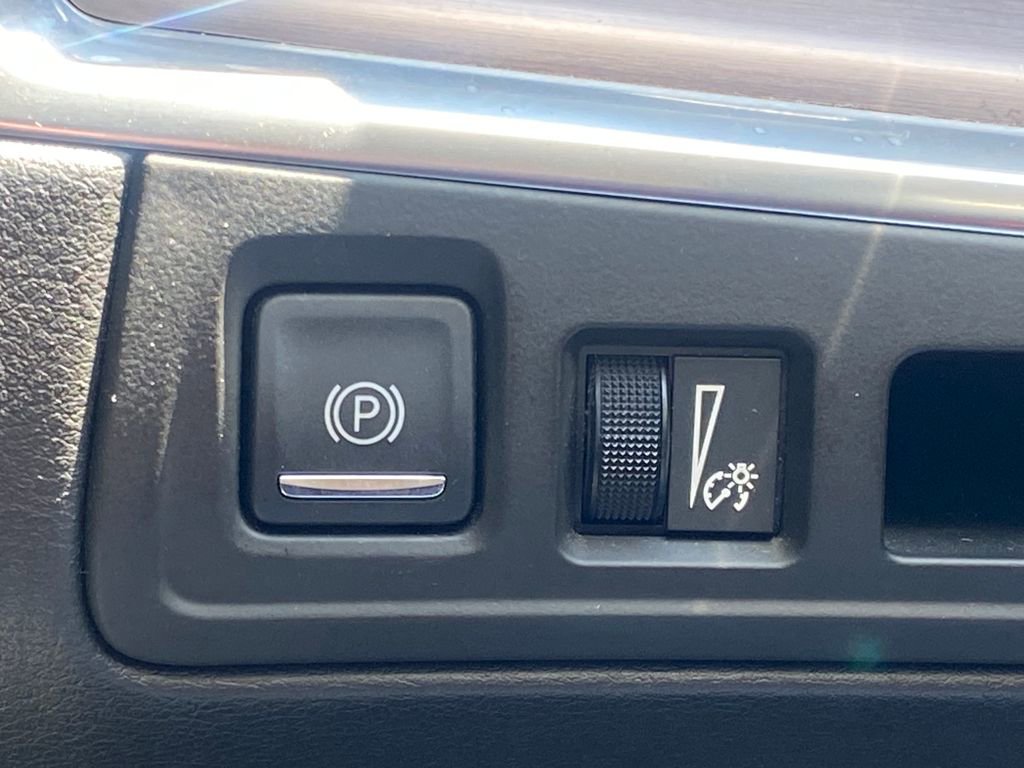 Used 2017 Cadillac XT5 Luxury image 26