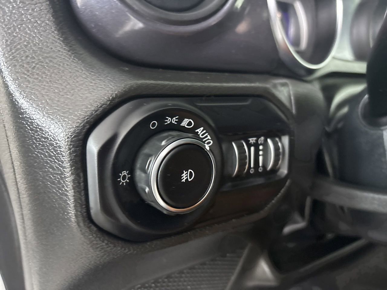 Used 2022 Jeep Wrangler Unlimited Sport image 9