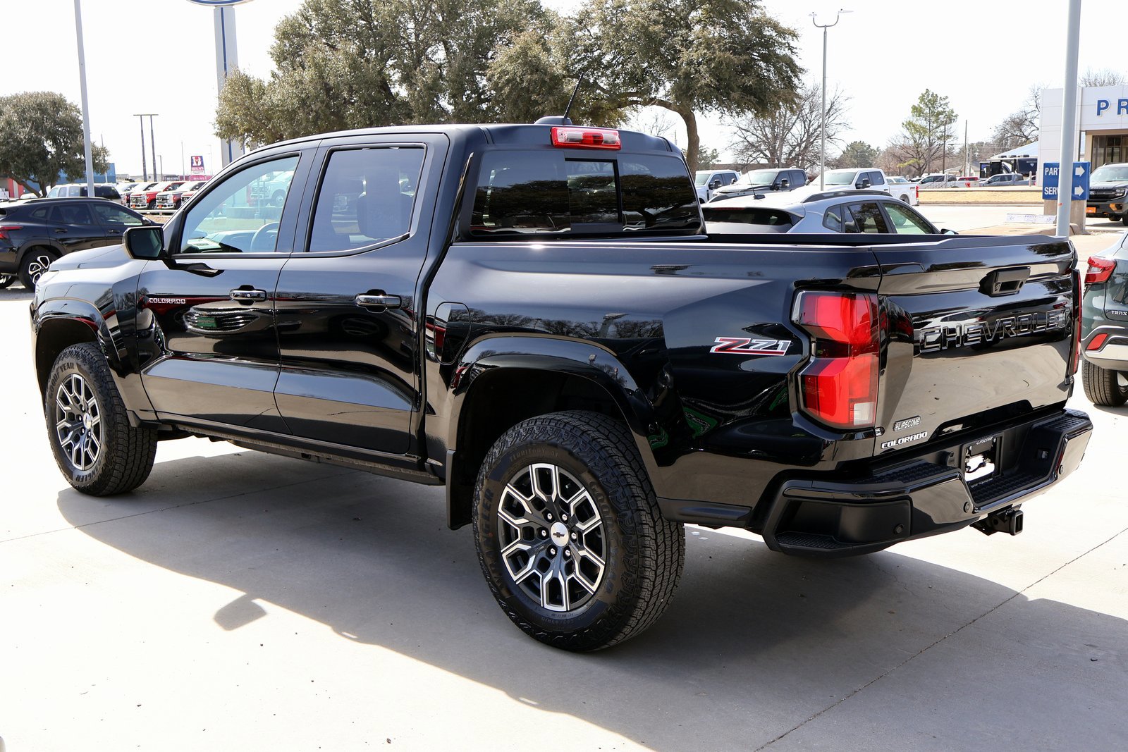 Used 2025 Chevrolet Colorado Z71 AWD/4WD image 10
