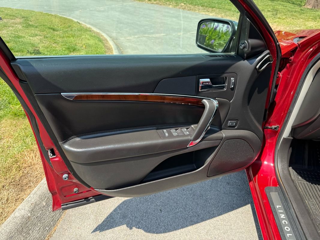 Used 2012 Lincoln MKZ FWD image 15