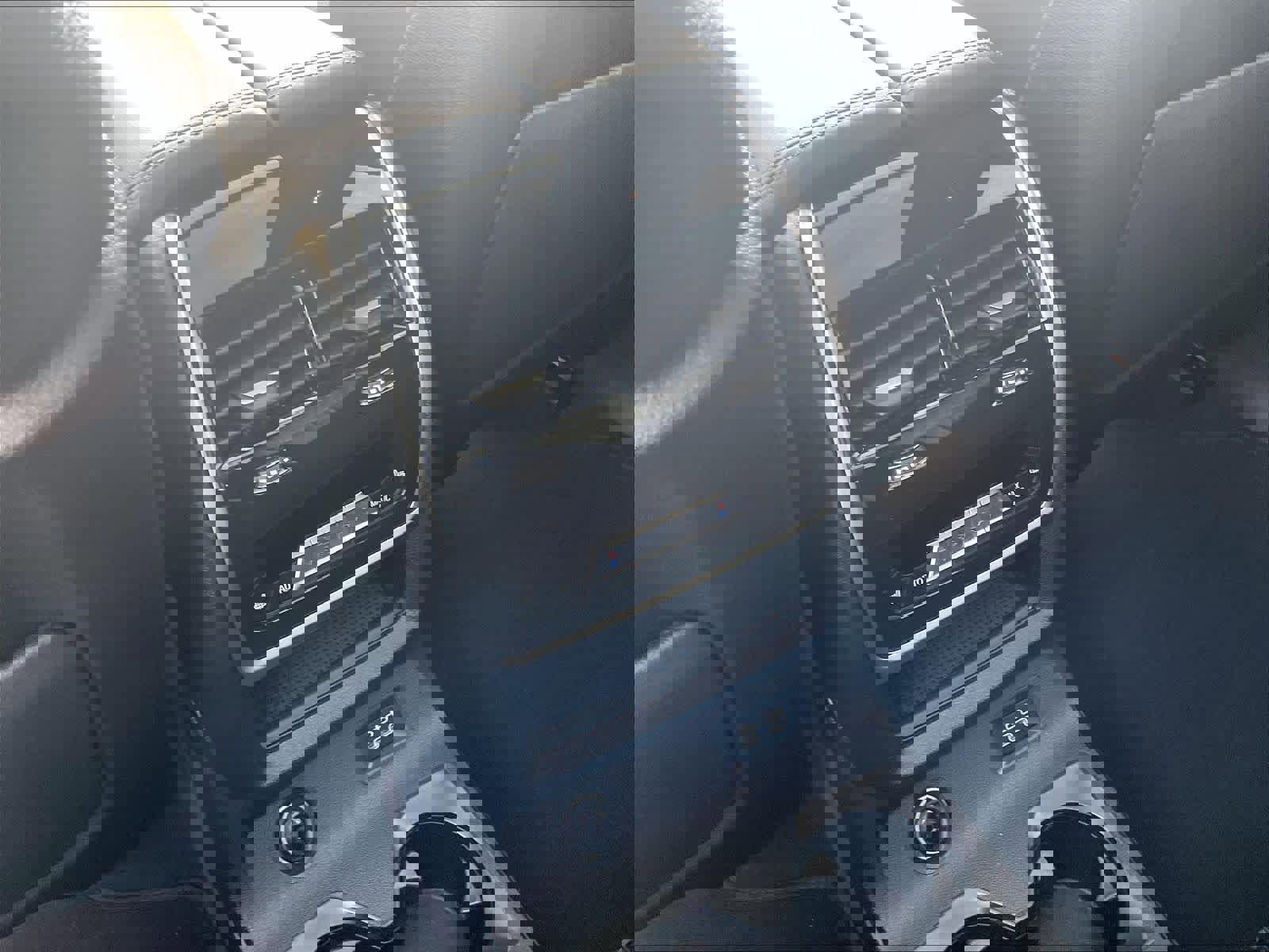 Used 2024 BMW X7 M60i w/ Executive Package image 33