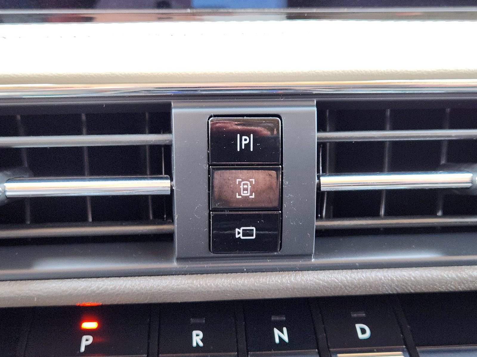 Used 2021 Lincoln Corsair Reserve w/ Elements Package FWD image 19