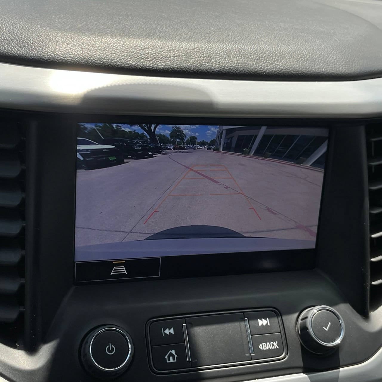 Used 2023 GMC Acadia SLT FWD image 18