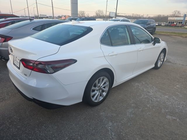 Used 2021 Toyota Camry LE w/ Carpet Mat Package (TMS) image 3