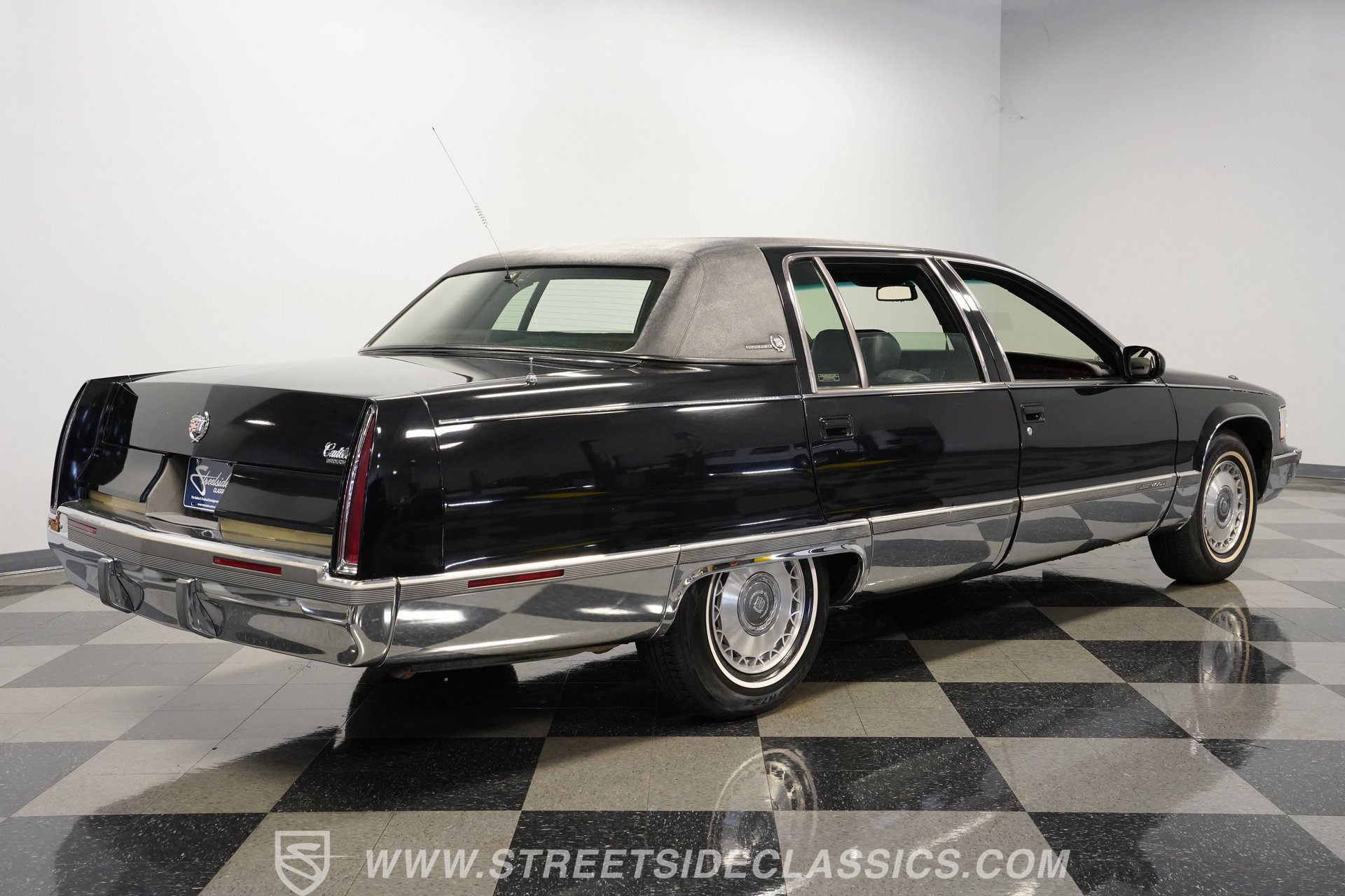 Used 1995 Cadillac Fleetwood Brougham RWD image 13