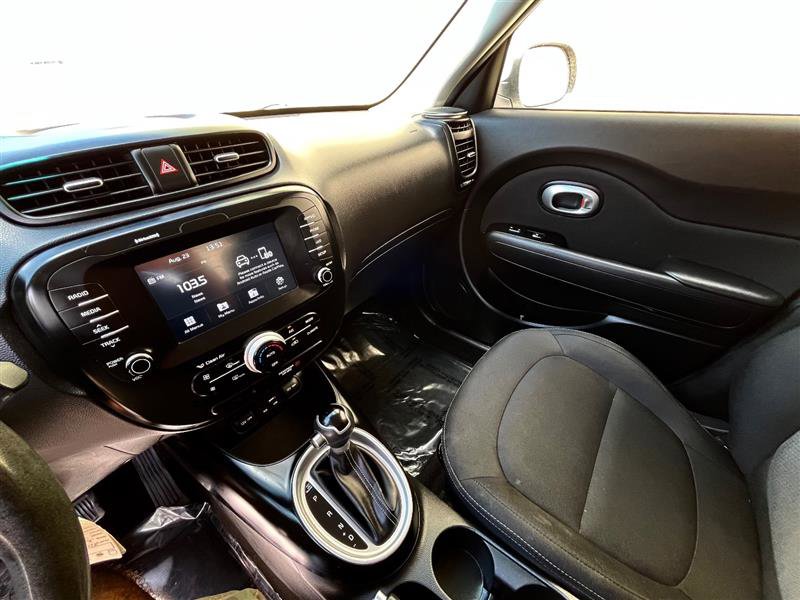 Used 2019 Kia Soul + image 13