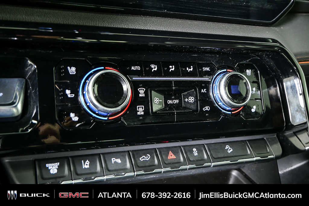 Used 2024 GMC Sierra 2500 AT4 w/ Technology Package AWD/4WD image 15
