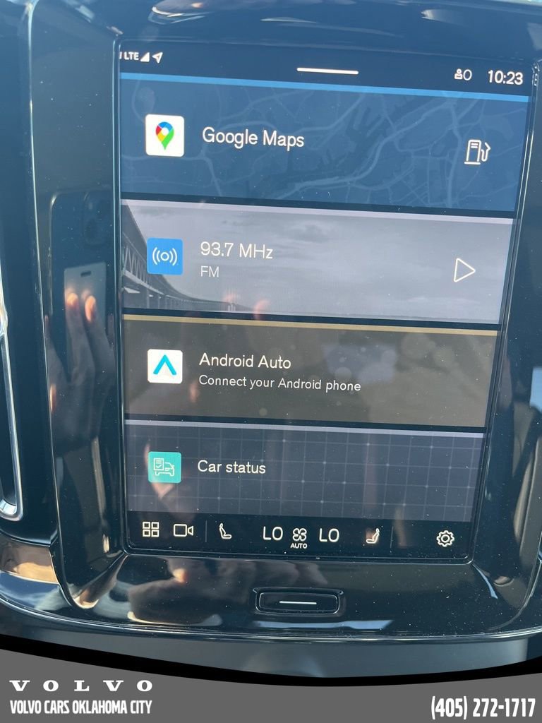 Certified 2025 Volvo XC40 B5 Plus image 11