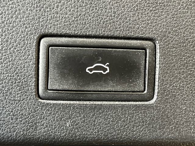 Used 2021 Volkswagen Atlas Cross Sport SE FWD image 6