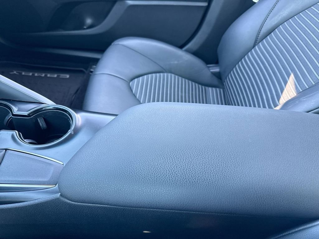 Used 2020 Toyota Camry SE image 21