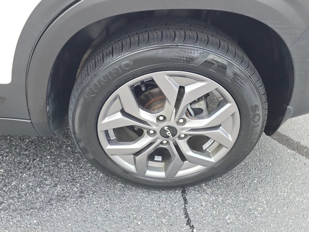 Used 2024 Kia Seltos S FWD image 15