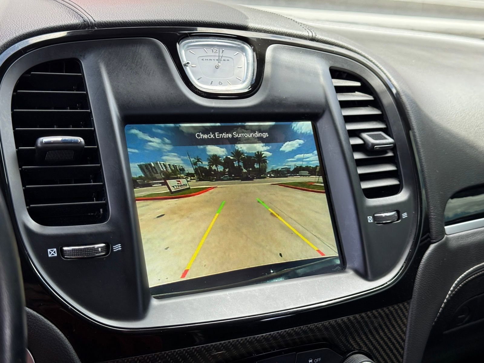 Used 2023 Chrysler 300 C image 28