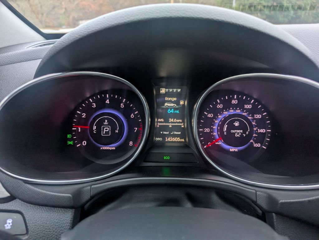 Used 2015 Hyundai Santa Fe Limited w/ Option Group 04 image 10