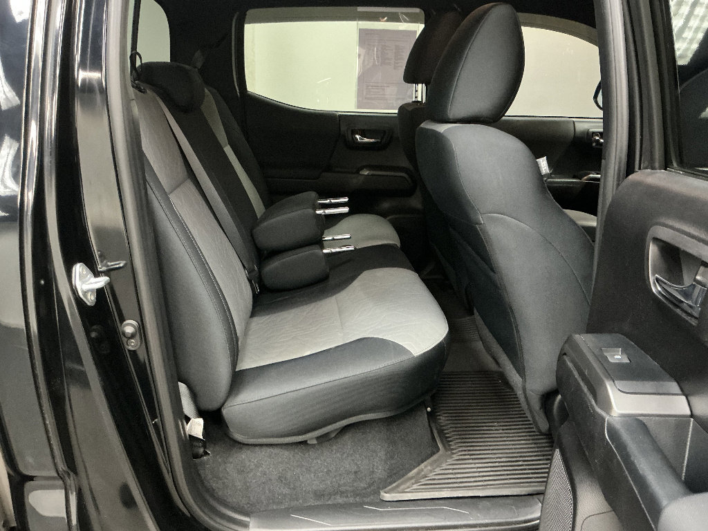 Used 2021 Toyota Tacoma TRD Off-Road w/ Technology Package AWD/4WD image 27