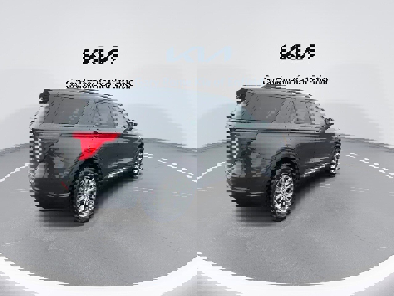 Used 2021 Ford Explorer XLT w/ Equipment Group 202A image 8