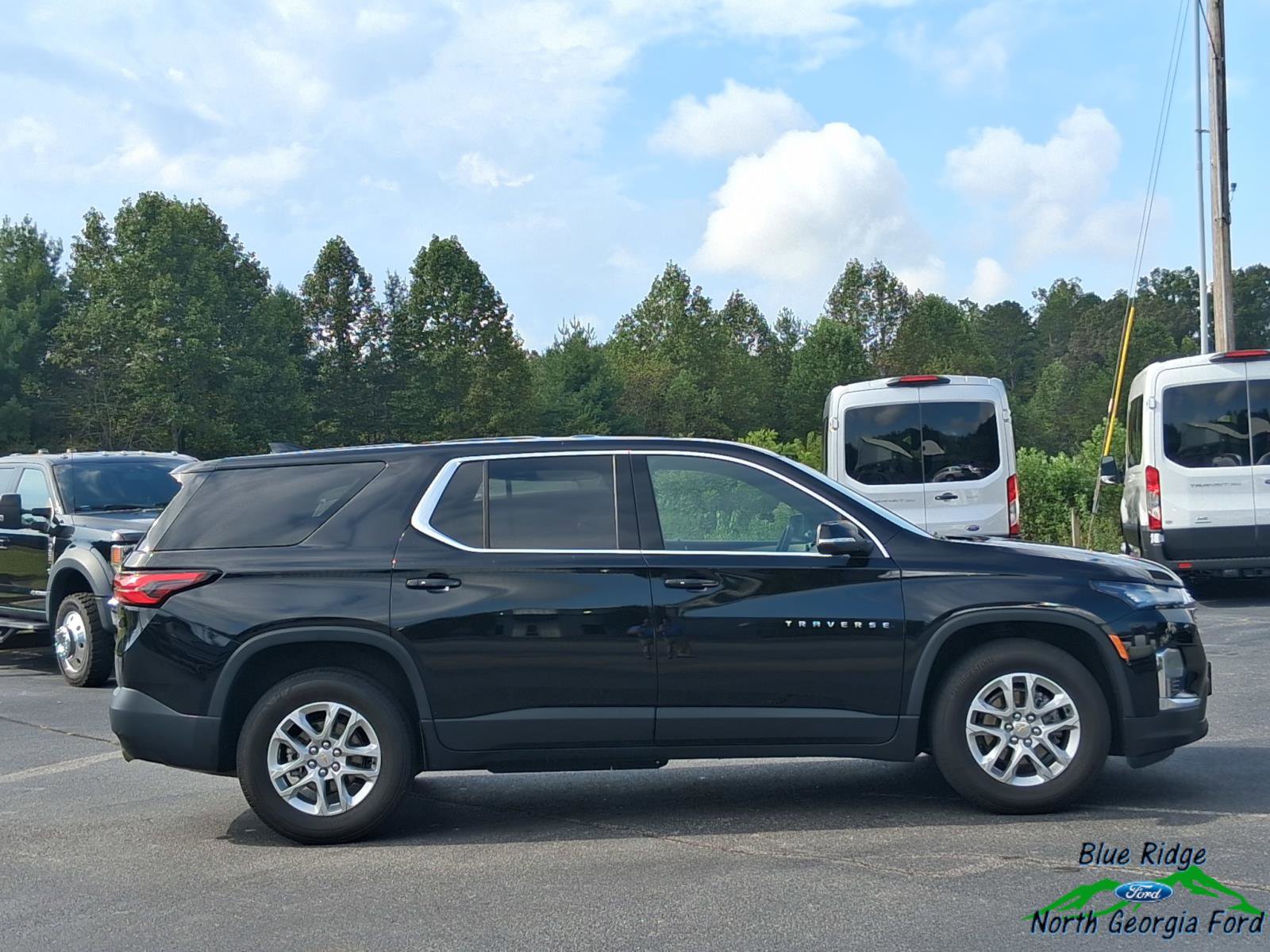 Used 2023 Chevrolet Traverse LS w/ Safety Package image 6