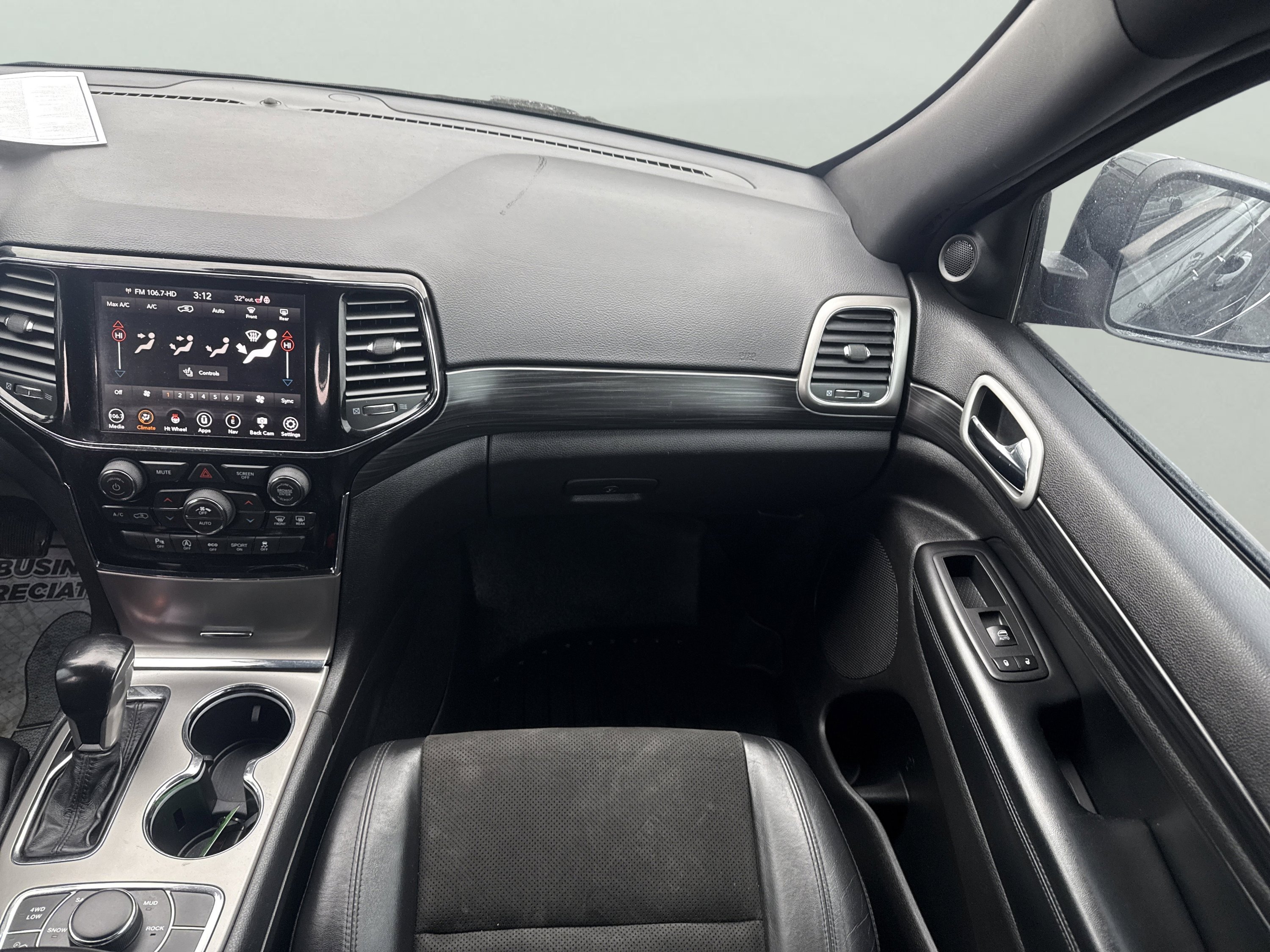 Used 2020 Jeep Grand Cherokee Altitude image 26