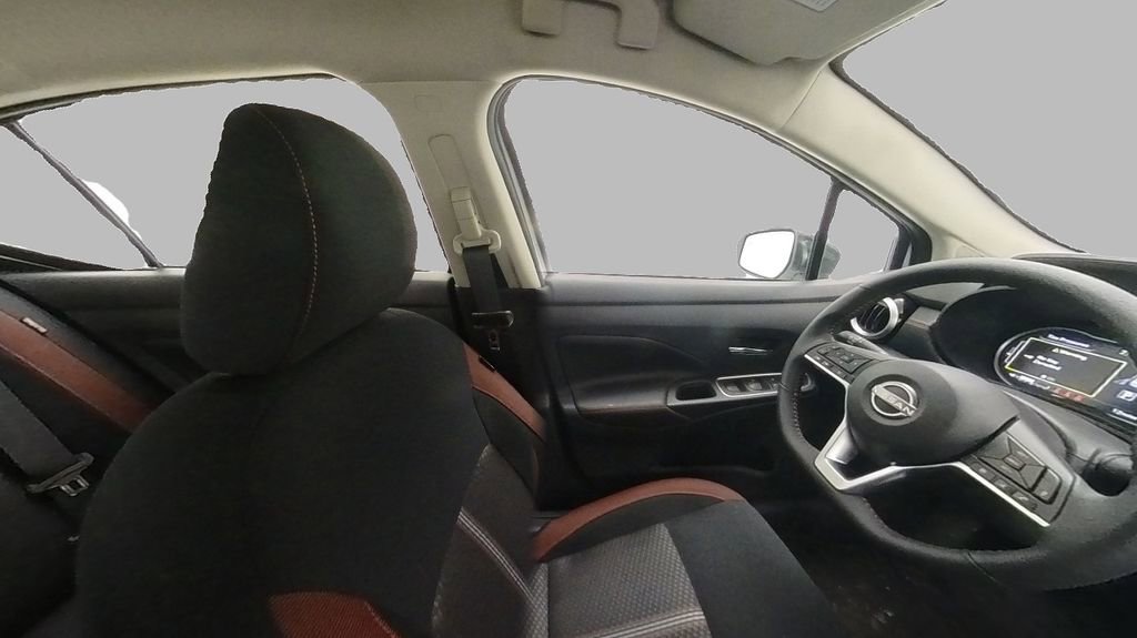 New 2025 Nissan Versa SR w/ Trunk Package image 19