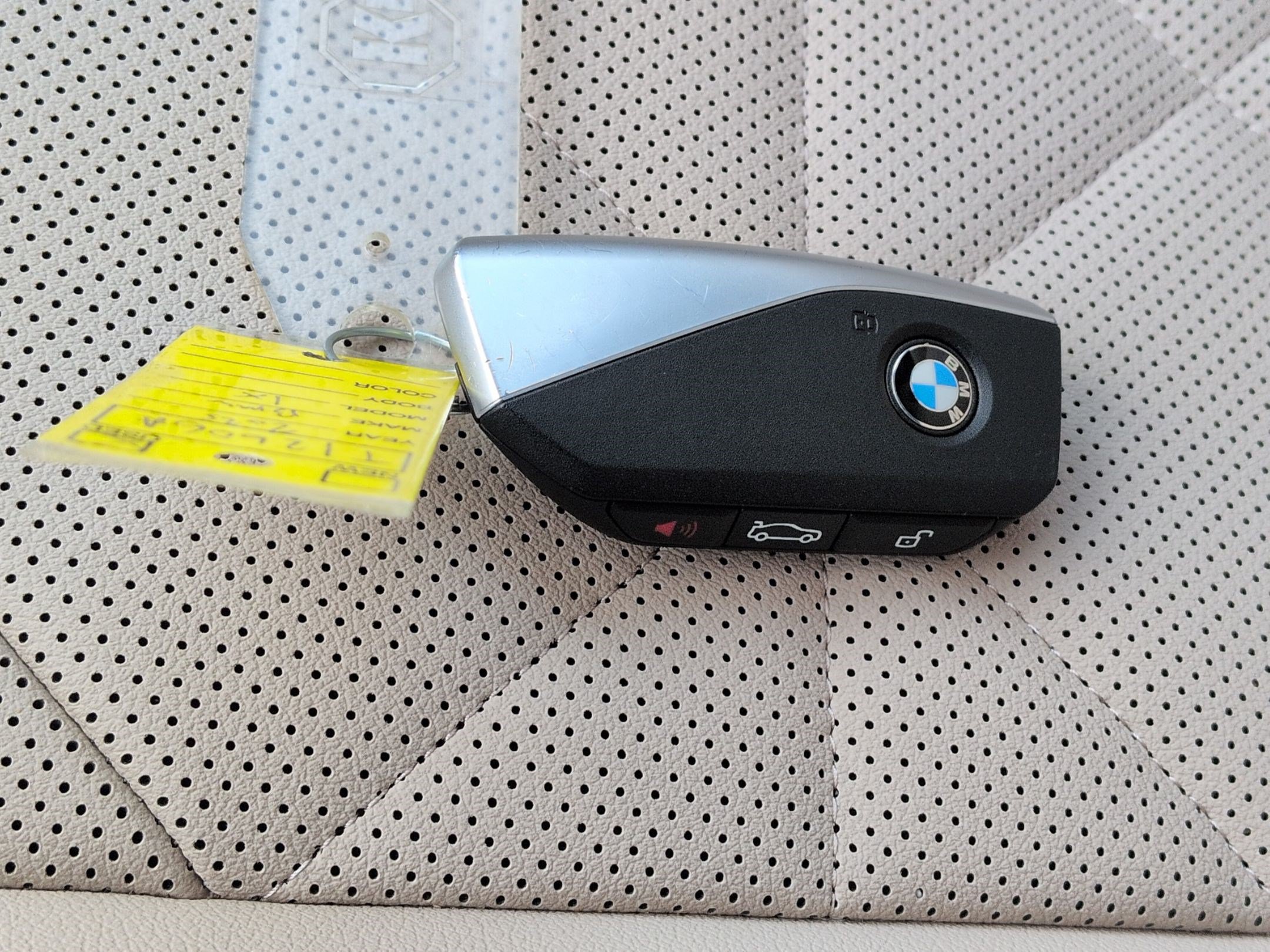 Certified 2025 BMW iX xDrive50 w/ Premium Package AWD/4WD image 35