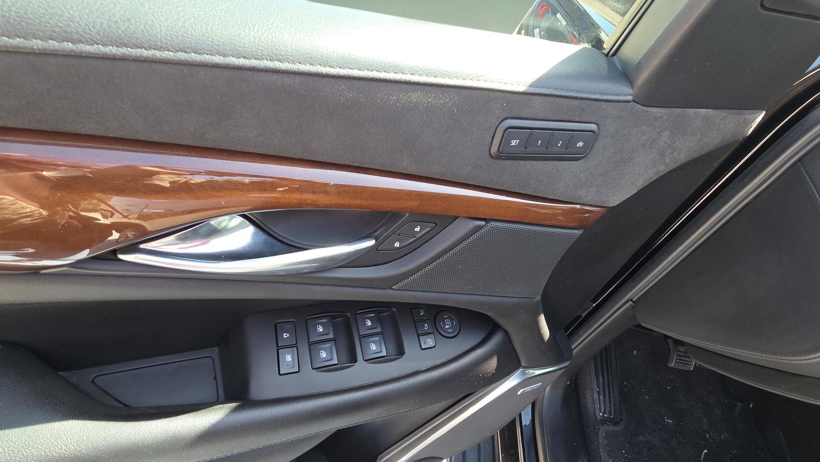 Used 2020 Cadillac Escalade Luxury image 25