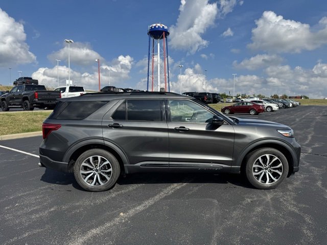 Used 2020 Ford Explorer ST w/ Premium Technology Package image 2