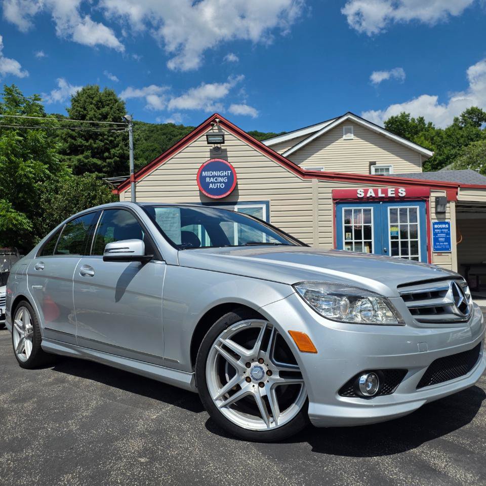 Used 2010 Mercedes-Benz C 300 4MATIC Sedan image 2
