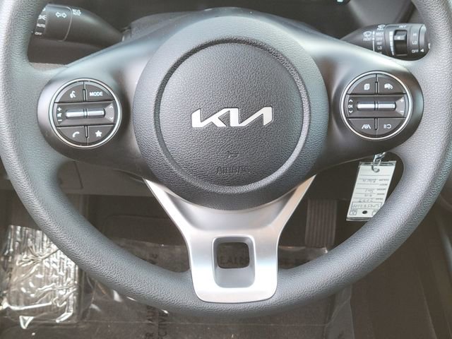 Used 2025 Kia Soul LX w/ LX Technology Package FWD image 13