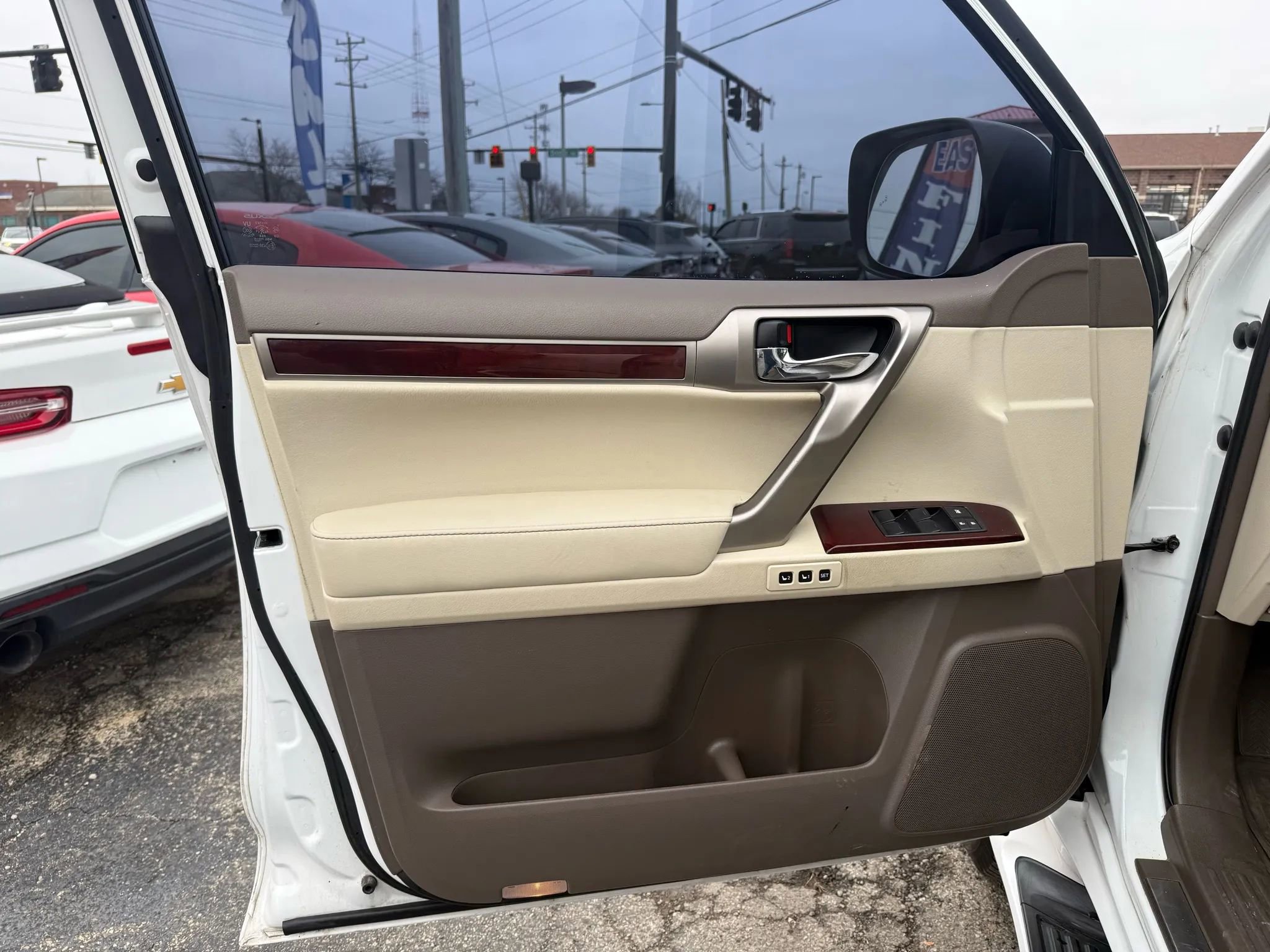 Used 2015 Lexus GX 460 w/ Premium Package image 10