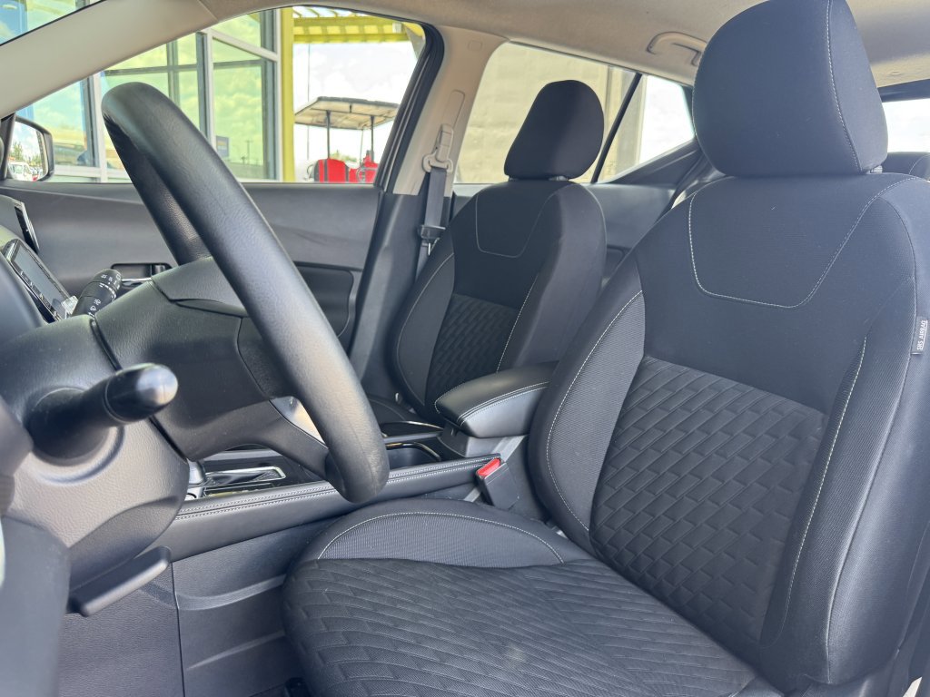 Used 2023 Nissan Kicks SV image 29