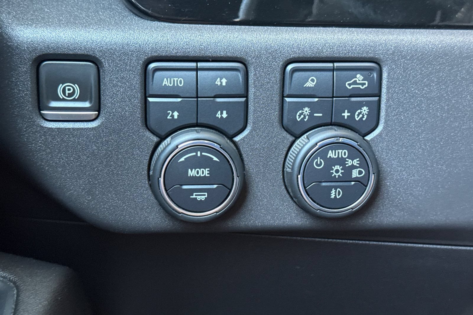 Used 2023 Chevrolet Silverado 1500 High Country AWD/4WD image 39