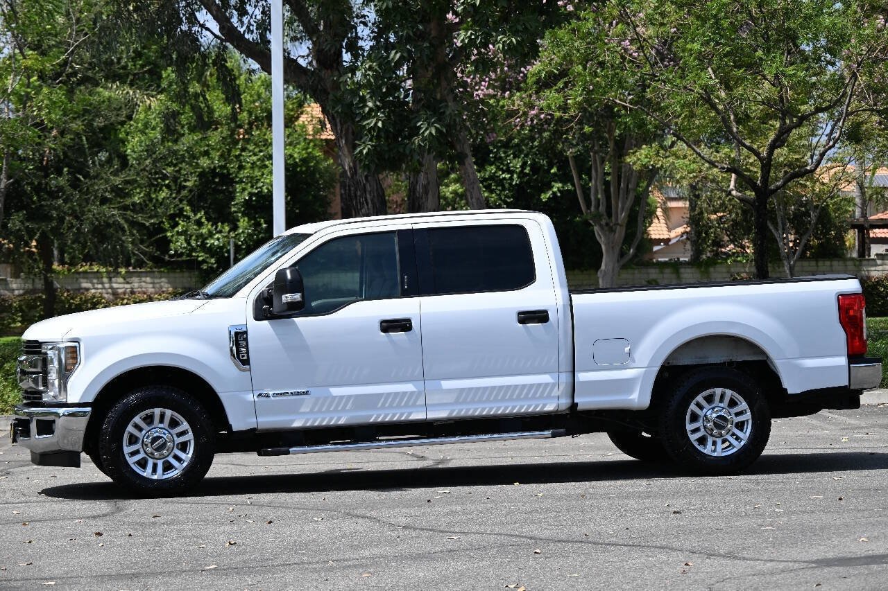 Used 2018 Ford F350 XLT w/ XLT Value Package RWD image 2