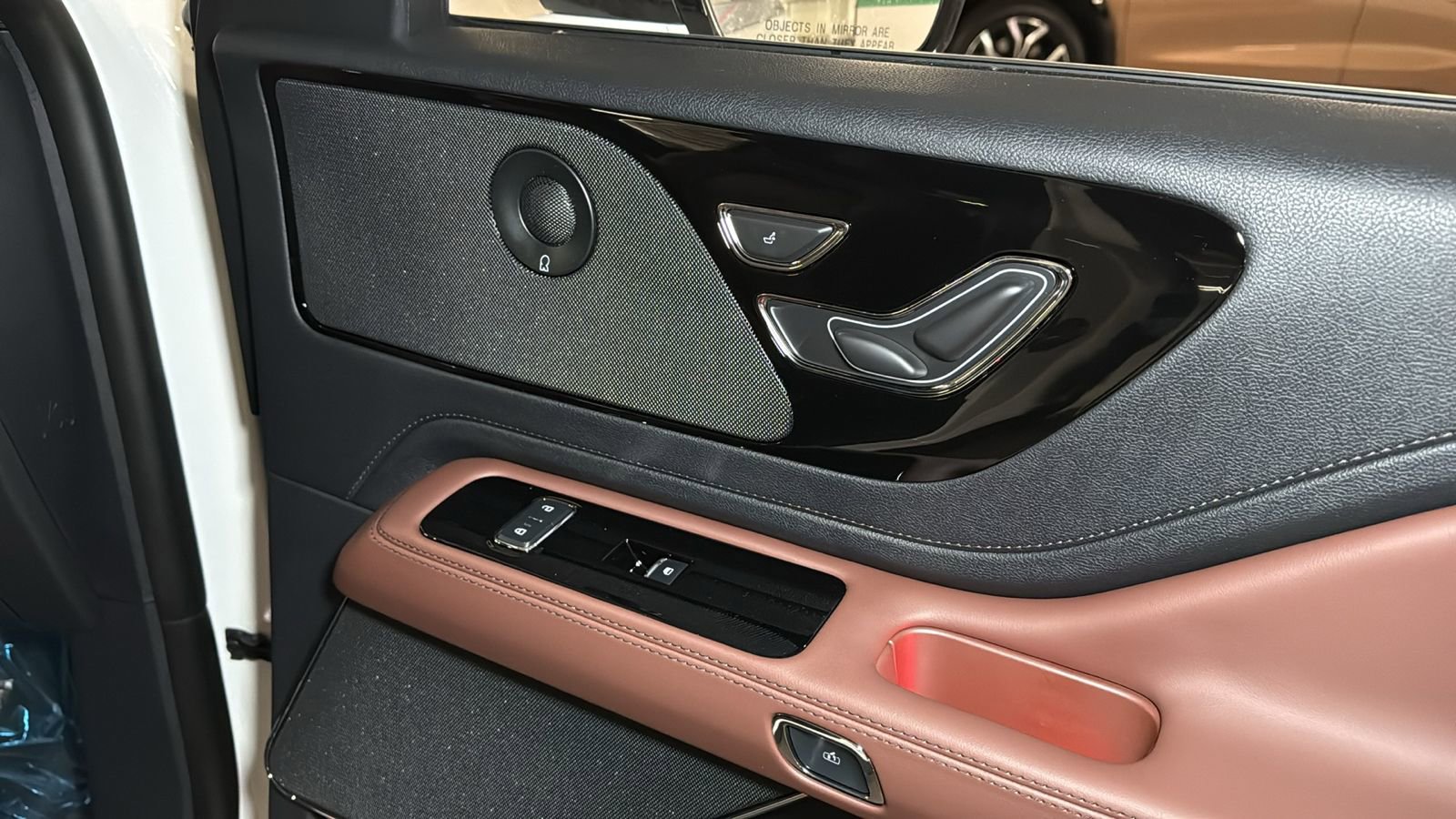 New 2026 Lincoln Aviator Reserve AWD/4WD image 9