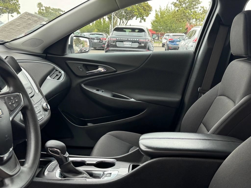 Used 2023 Chevrolet Malibu LT FWD image 13