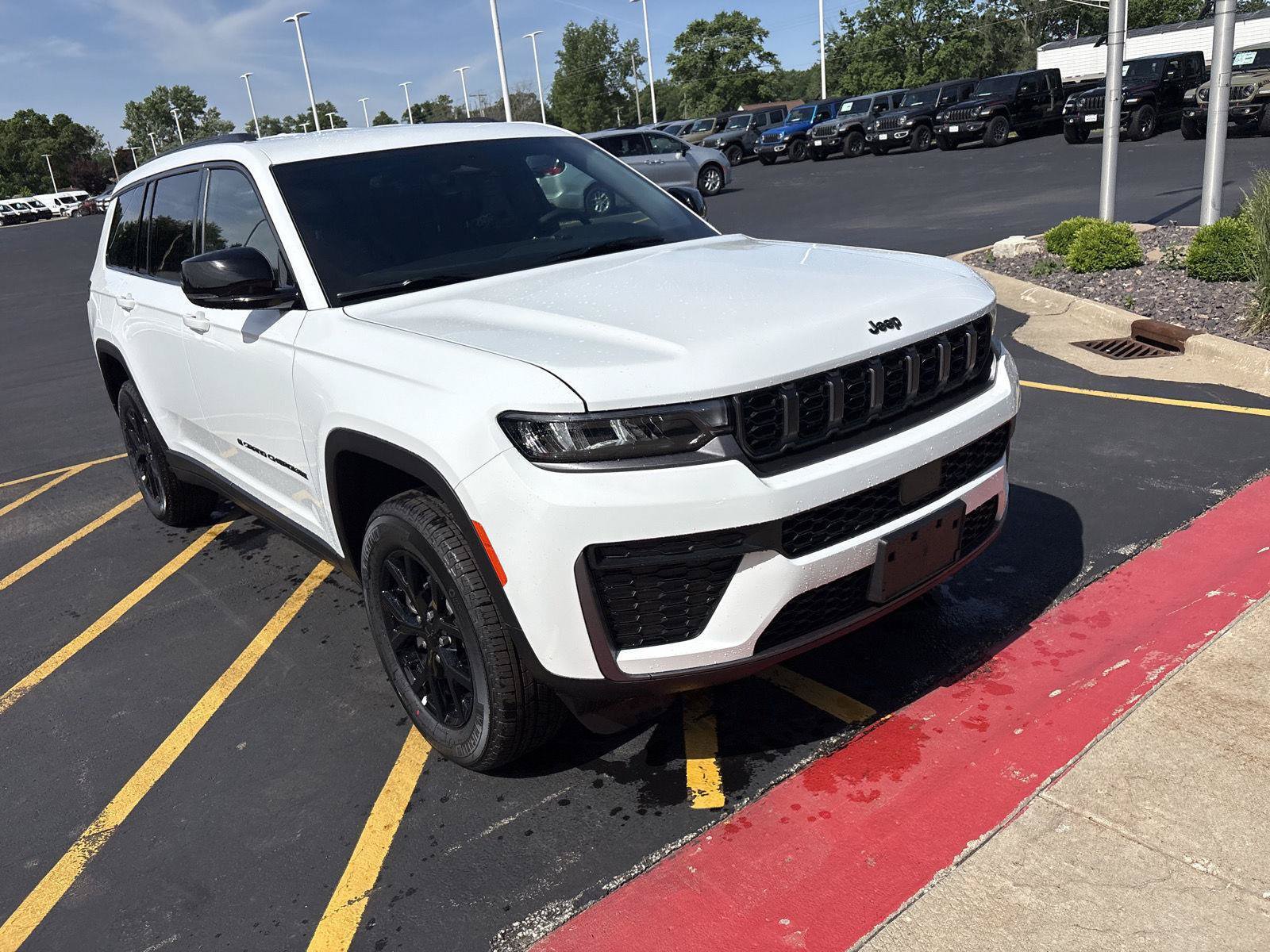 New 2026 Jeep Grand Cherokee L 4WD image 3