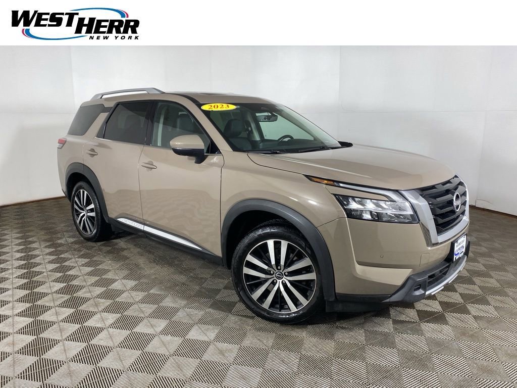 Used 2023 Nissan Pathfinder Platinum image 1