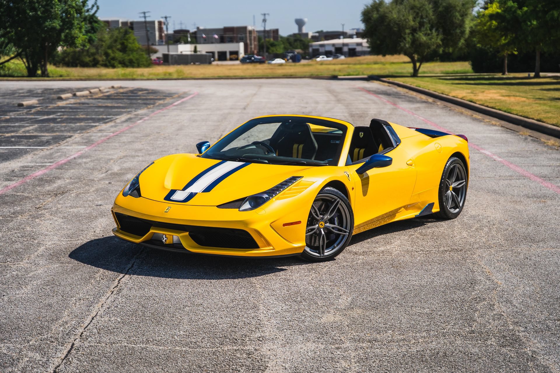 Used 2015 Ferrari 458 Speciale A RWD image 2