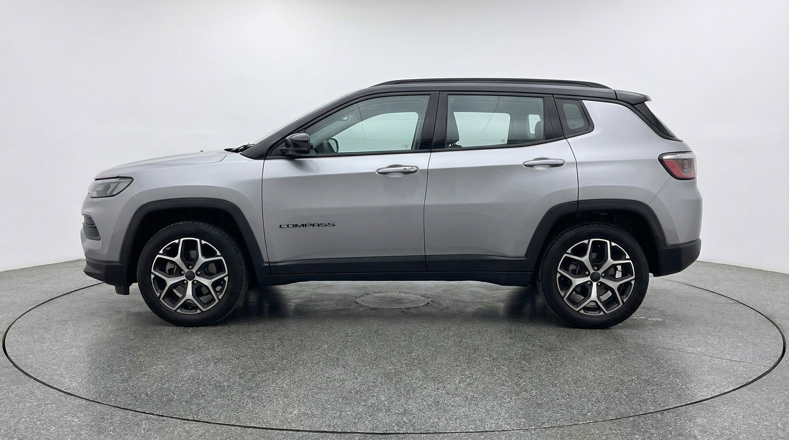 Used 2025 Jeep Compass Limited image 5