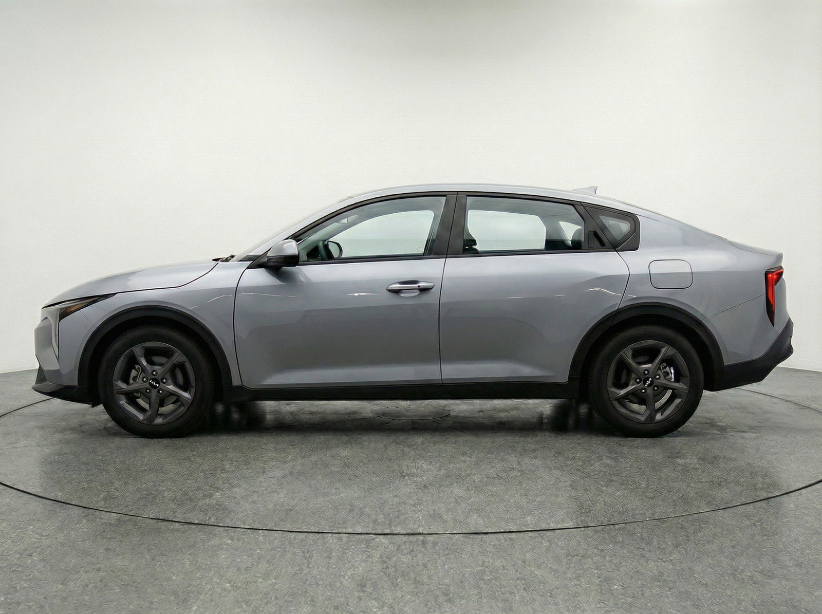 Used 2025 Kia K4 LXS FWD image 5