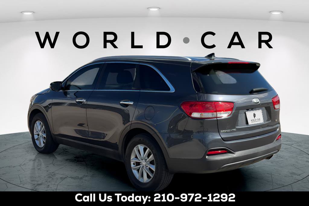 Used 2018 Kia Sorento FWD image 5