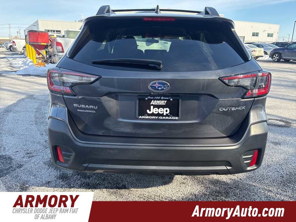 Used 2022 Subaru Outback Premium image 5