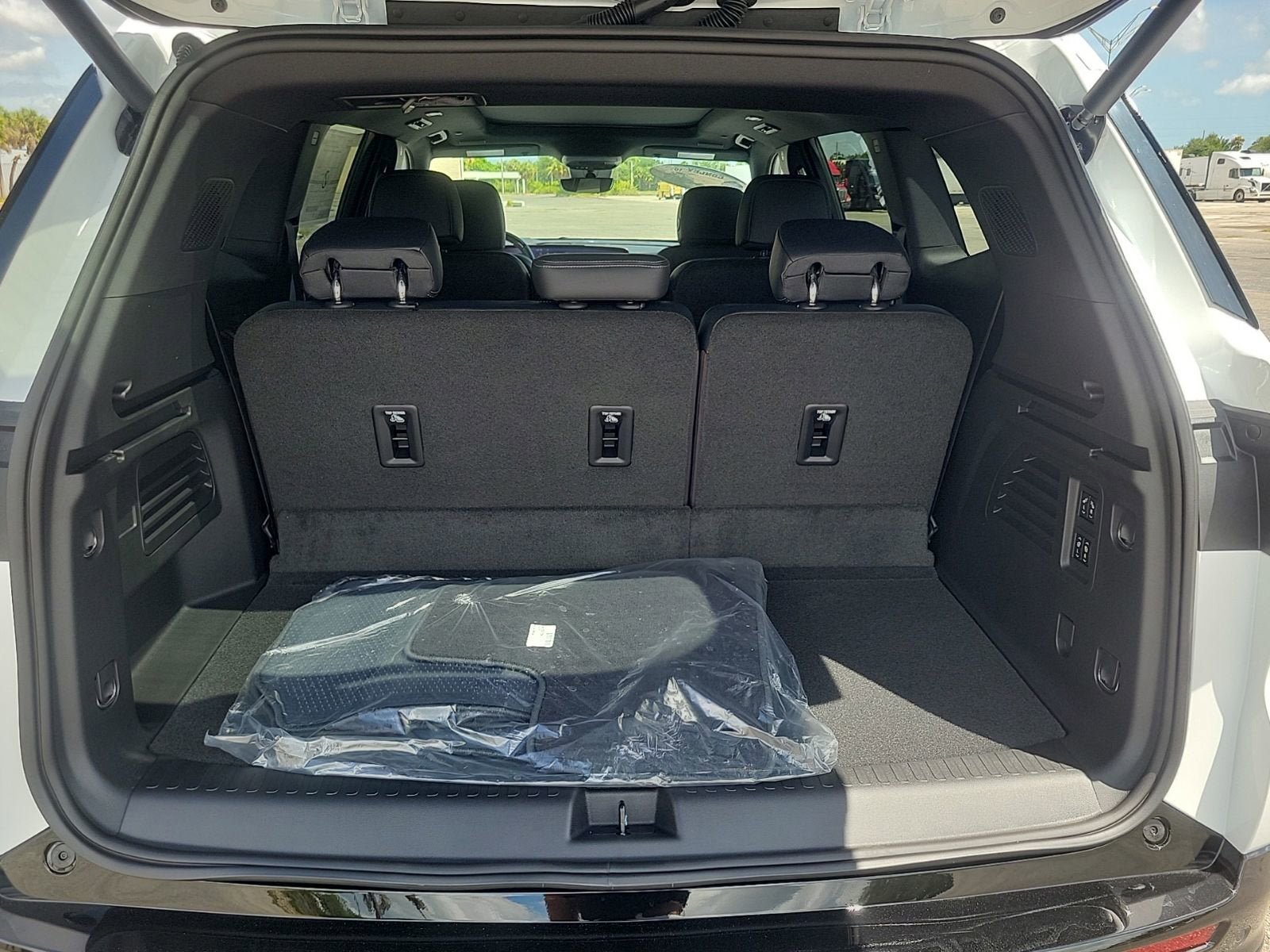 New 2026 Buick Enclave Sport Touring w/ Super Cruise Package FWD image 7