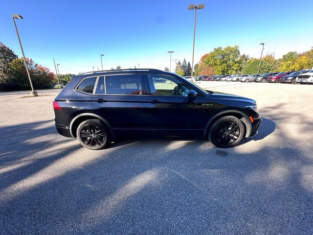 Used 2022 Volkswagen Tiguan SE R-Line AWD/4WD image 2