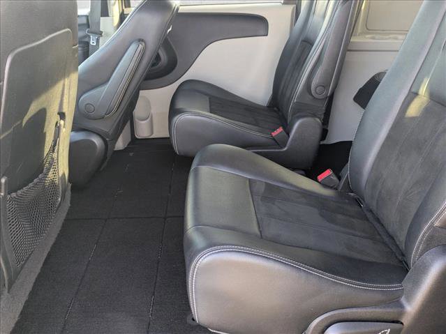 Used 2019 Dodge Grand Caravan SXT image 16