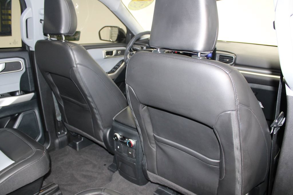 Used 2023 Ford Explorer XLT w/ Equipment Group 202A image 35