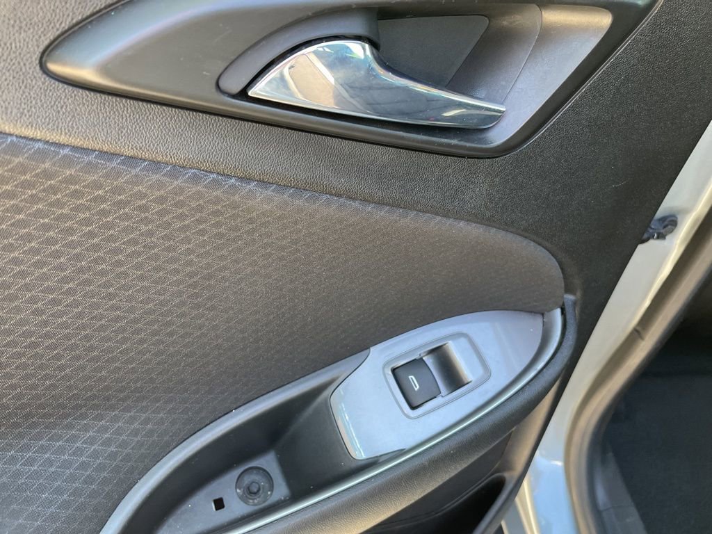 Used 2024 Chevrolet Malibu LT FWD image 43