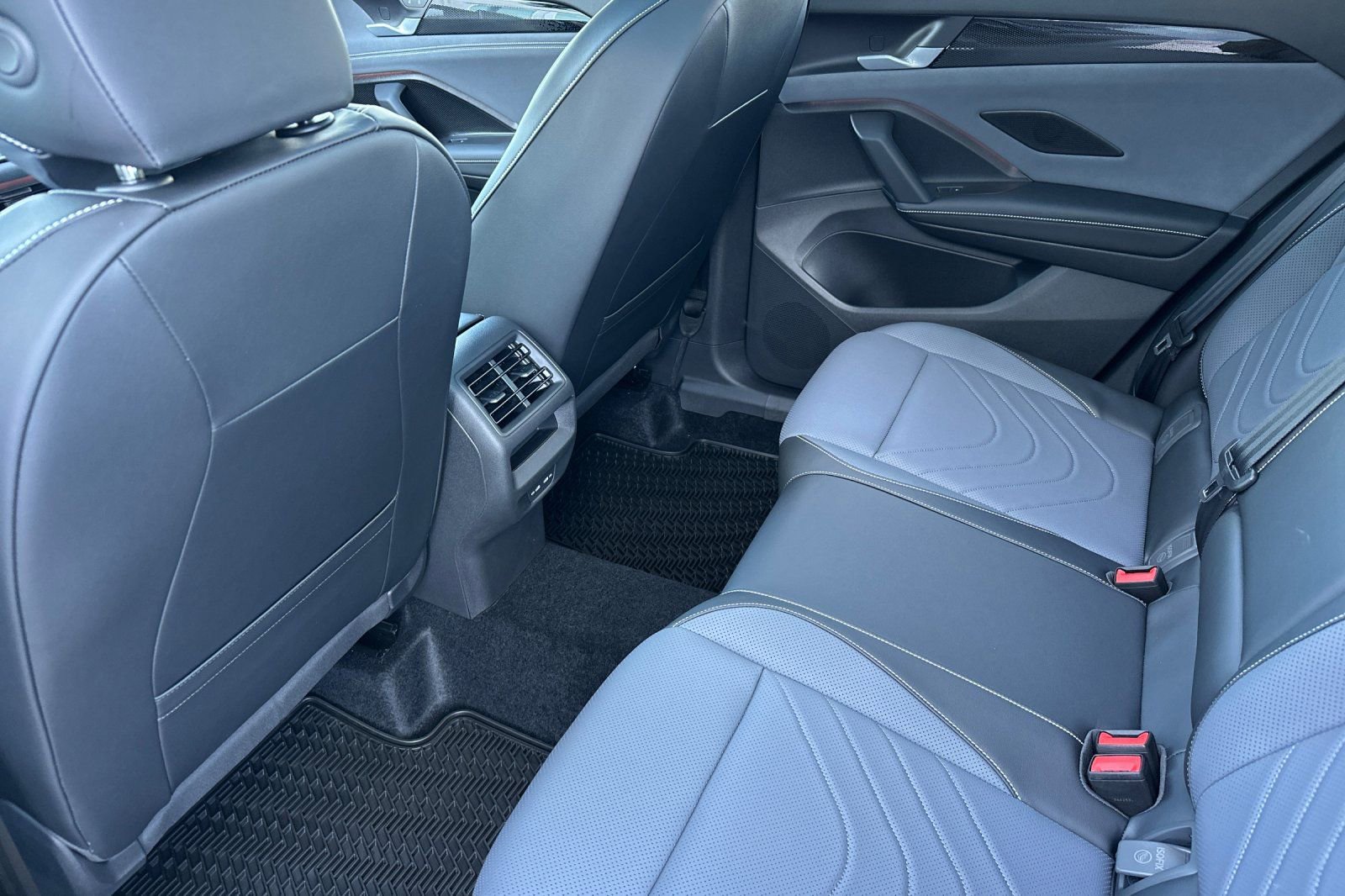 New 2026 Volkswagen Tiguan SE image 11