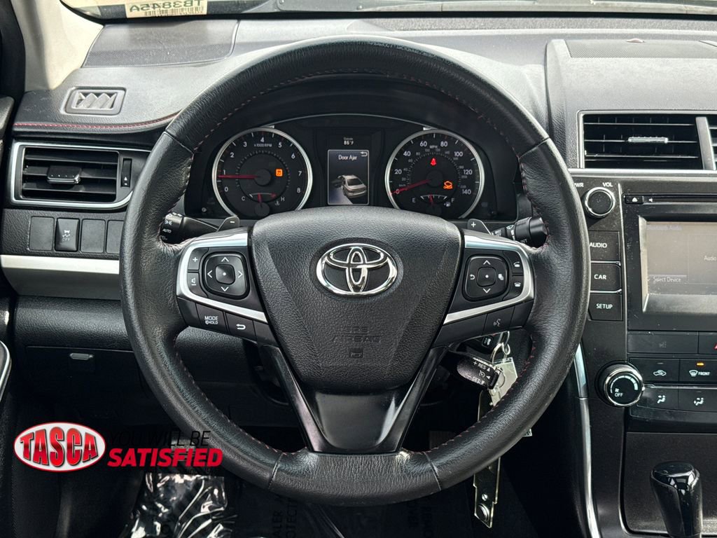 Used 2017 Toyota Camry SE w/ Moonroof Package FWD image 12