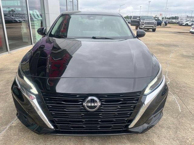 Used 2024 Nissan Altima 2.5 SV w/ SV Premium Package FWD image 6