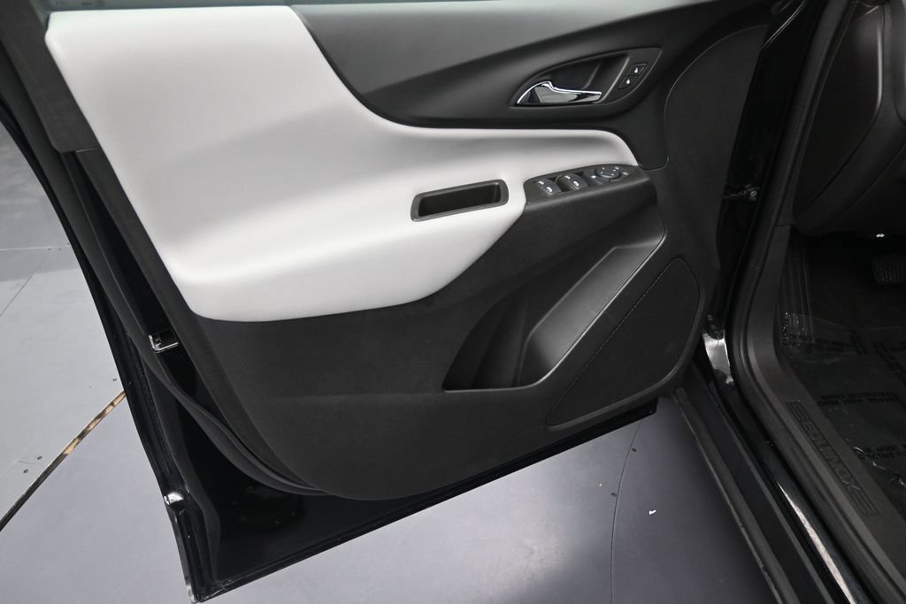 Used 2024 Chevrolet Equinox LS FWD image 12