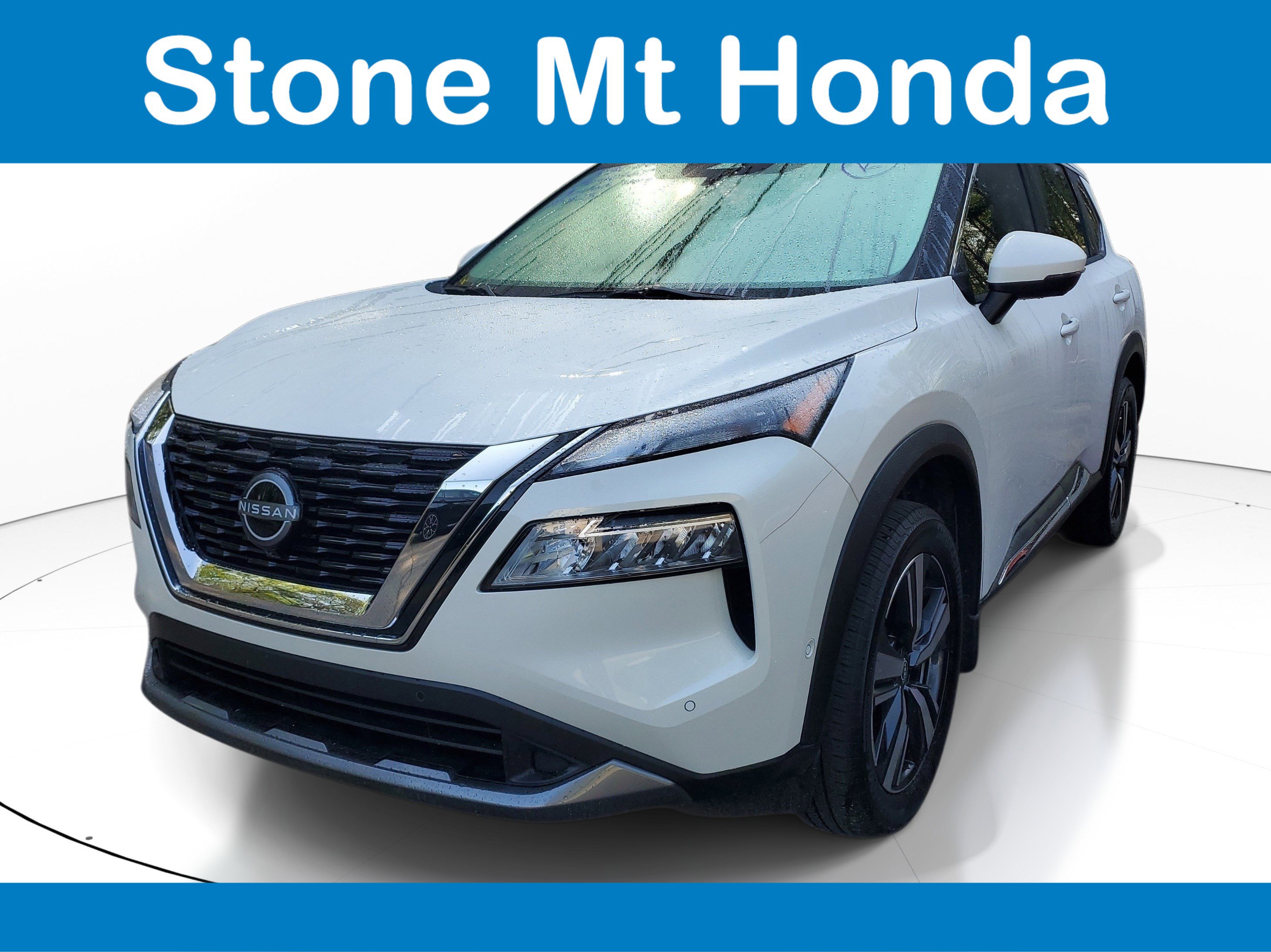 Used 2023 Nissan Rogue SL w/ SL Premium Package image 3